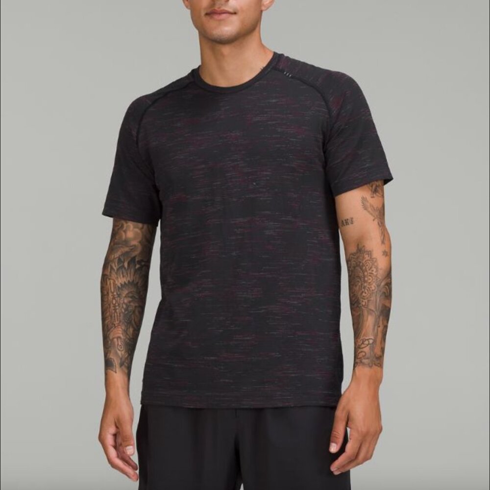 Lululemon Metal Vent Short Sleeve Tee - Black/ Red - Medium